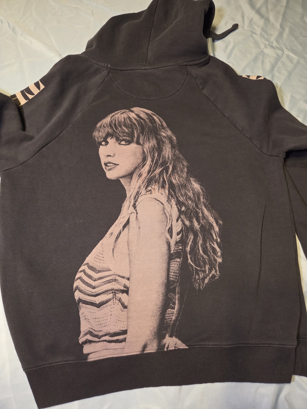 Taylor Swift Eras Tour Hoodie Large Black Graphic Concert Merch Sleeve Print
